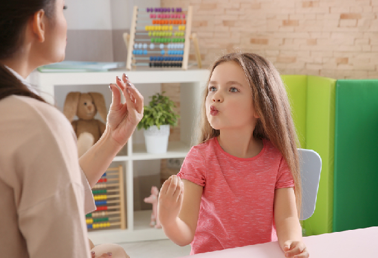 کودکم باید چند کلمه بگوید؟